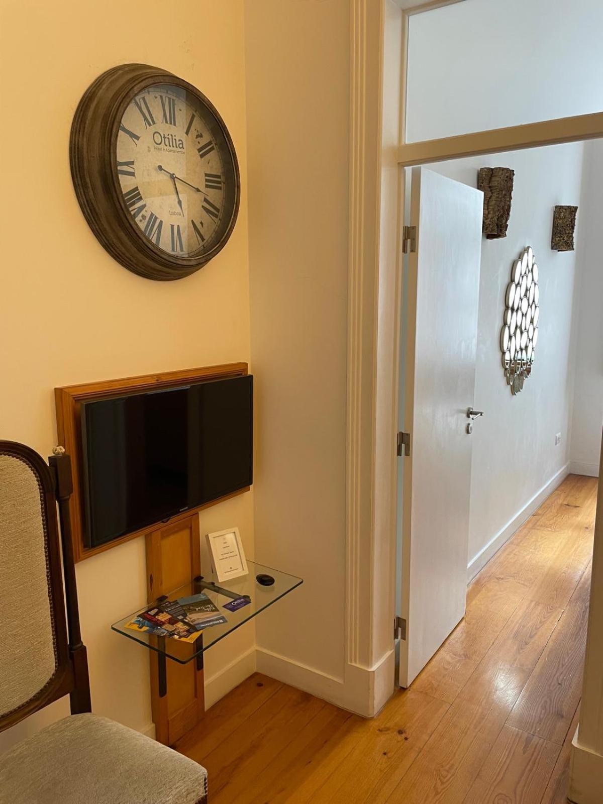 Otilia Apartamentos Lisbona Esterno foto